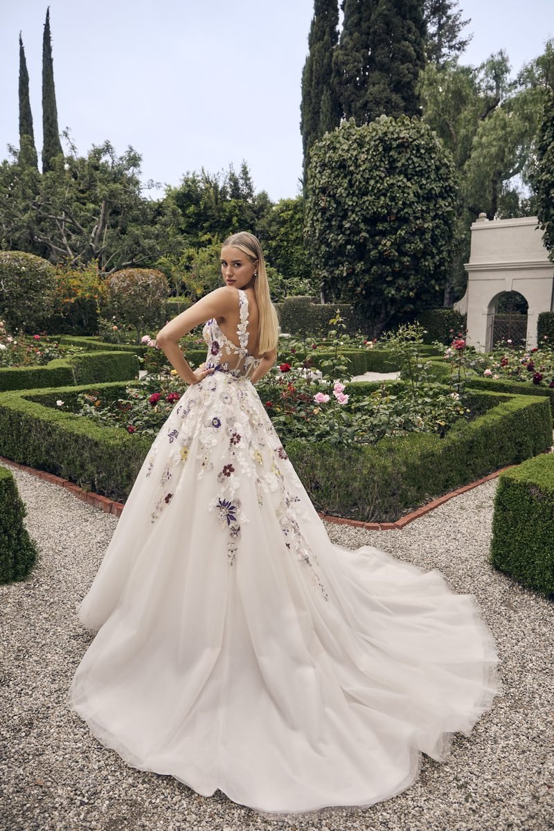 Robe de mariée deux en un, robe courte florale et surjupe — Clover par Casablanca Bridal, vue 6, showroom MADAMOON Paris 10e