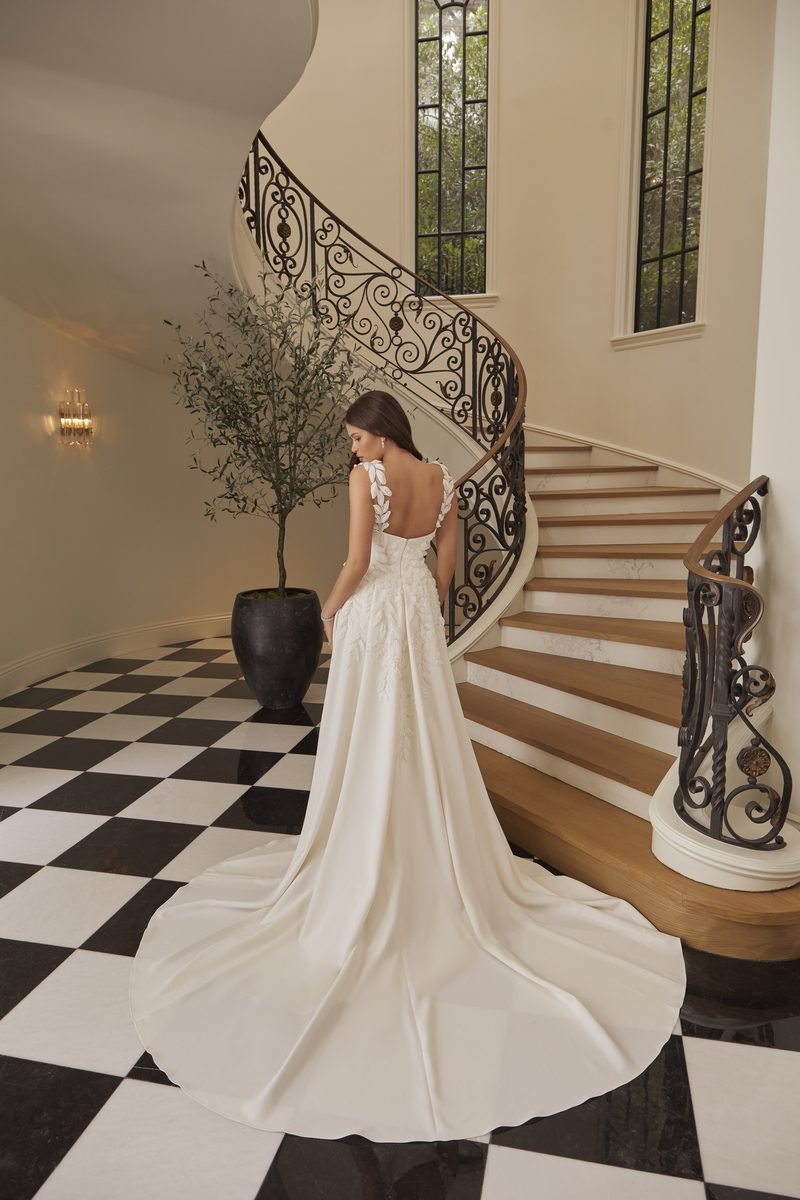 Wedding dress, mermaid with a detachable overskirt — Tessa by Casablanca Bridal, view 4, MADAMOON showroom, Paris 10e