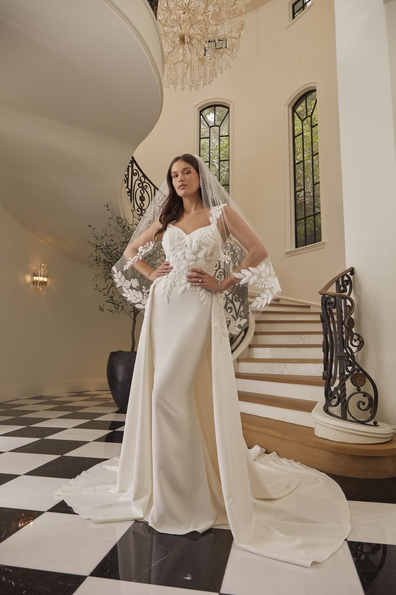 Wedding dress, mermaid with a detachable overskirt — Tessa by Casablanca Bridal, view 5, MADAMOON showroom, Paris 10e