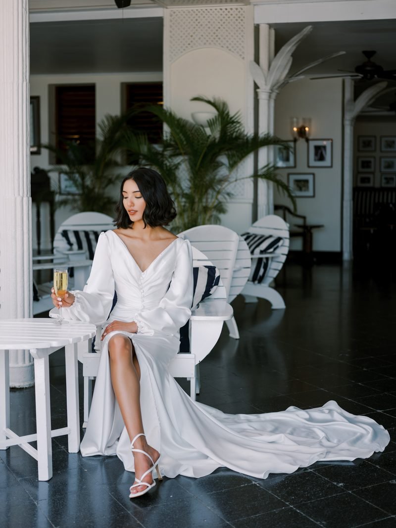 Robe de mariée fluide en charmeuse — Adularia par Watters Designs, vue 4, showroom MADAMOON Paris 10e