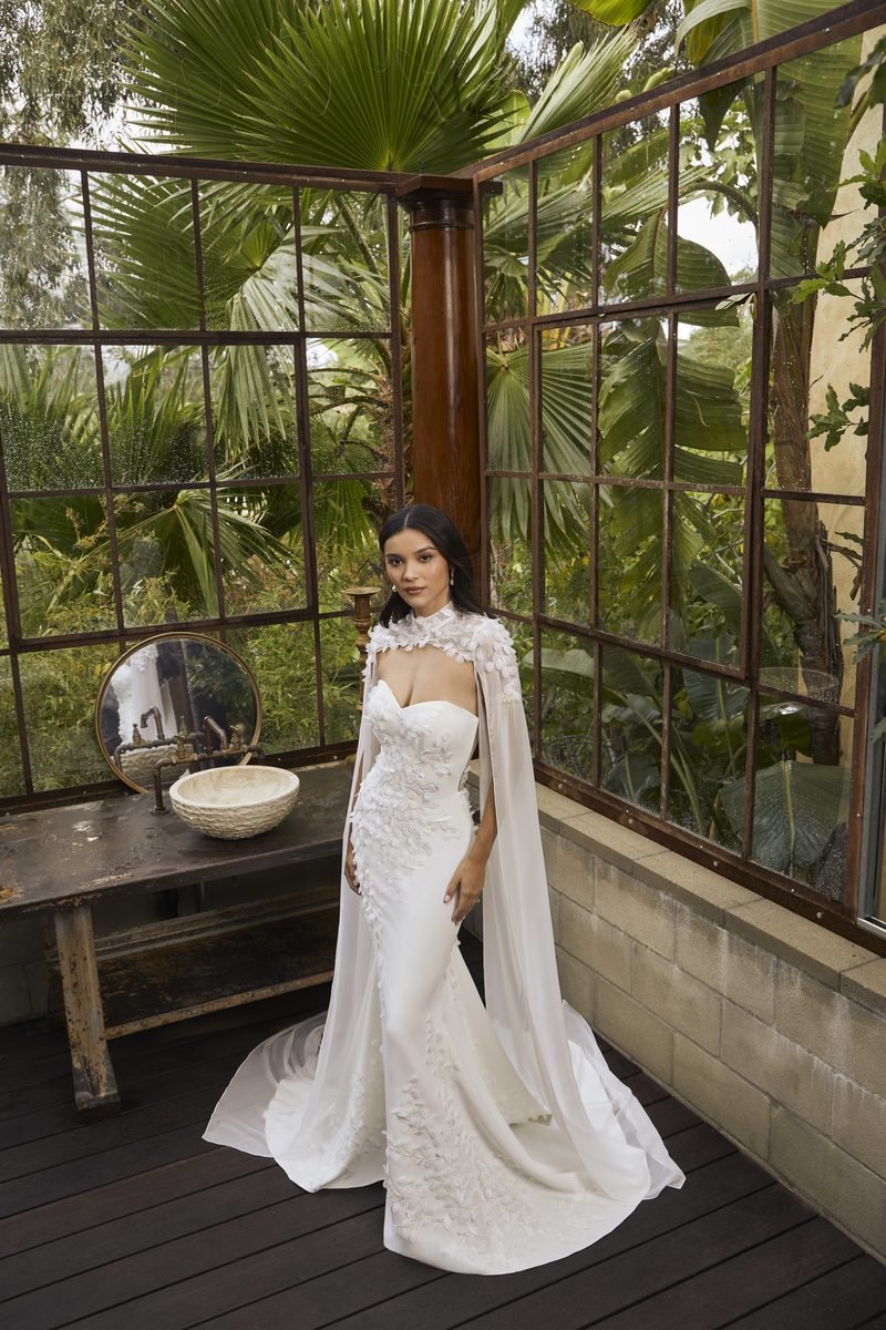 Wedding dress, mermaid in matte satin, chiffon petals set by hand — Ariel by Casablanca Bridal, view 10, MADAMOON showroom, Paris 10e
