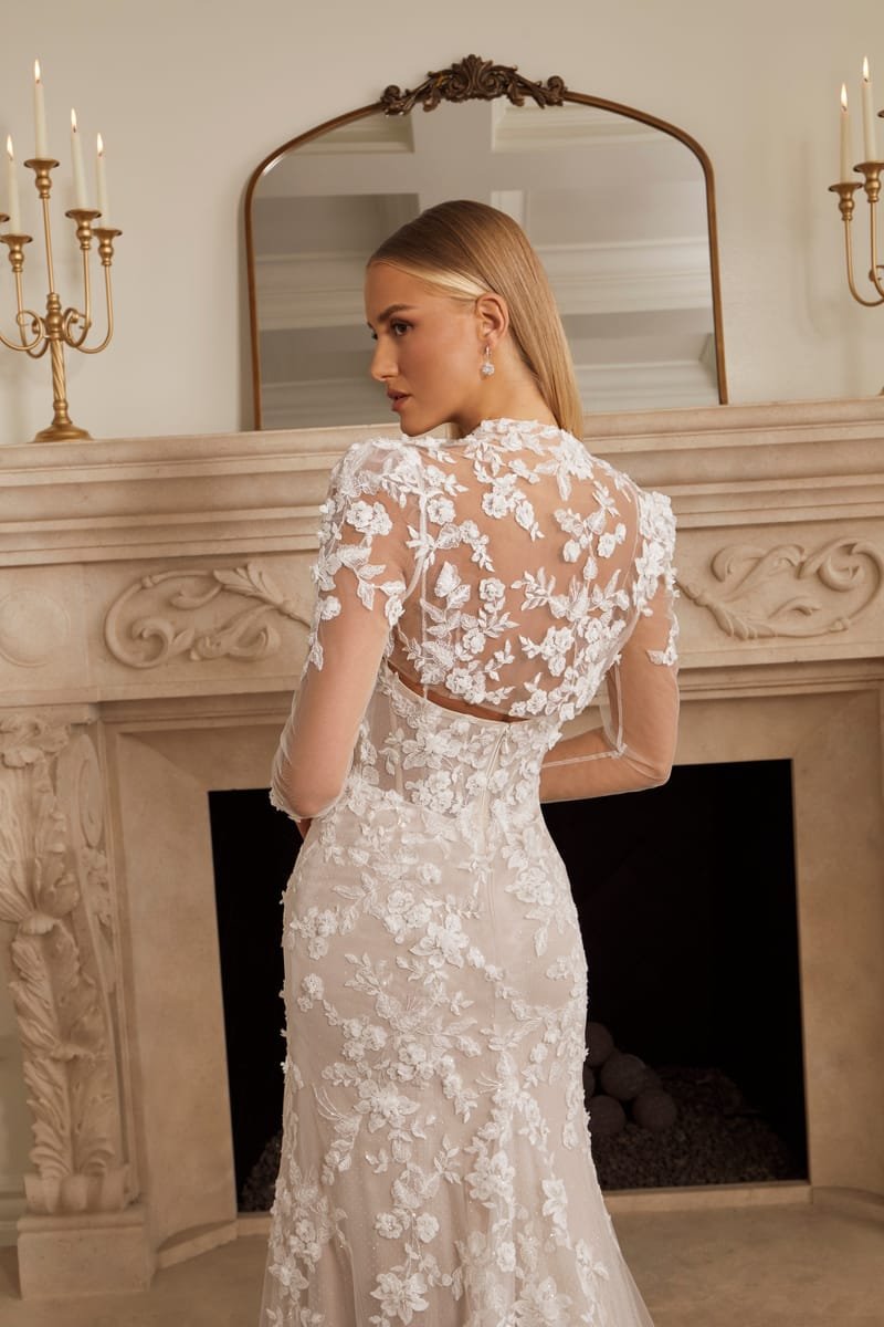 Wedding dress, mermaid, raised lace for a sophisticated look — Meredith by Casablanca Bridal, view 3, MADAMOON showroom, Paris 10e