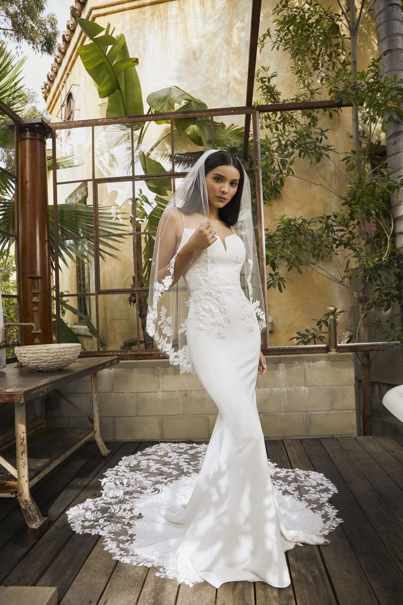Wedding dress, mermaid in matte satin, a majestic train and a lace back — Venus by Casablanca Bridal, view 6, MADAMOON showroom, Paris 10e