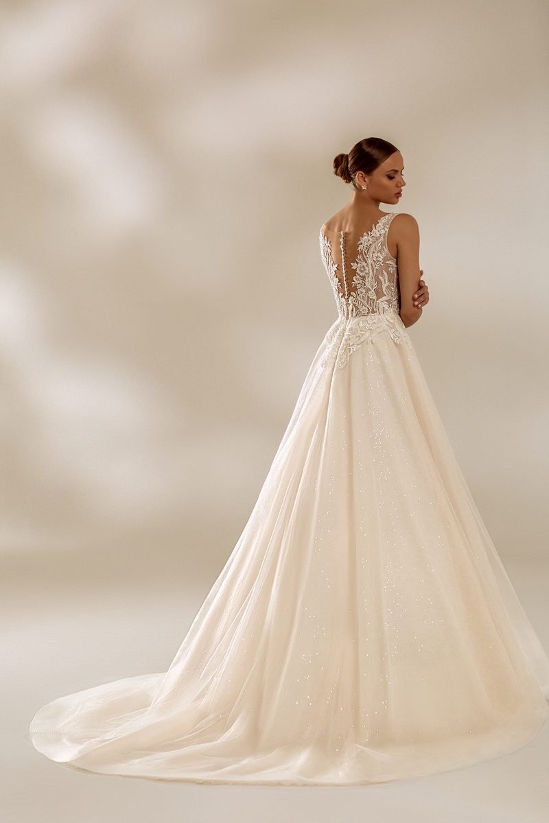 Wedding dress, a-line or ball gown in tulle, square neckline — the Dolores model, view 2, MADAMOON showroom, Paris 10e