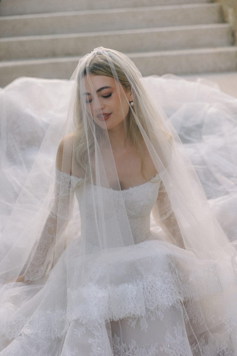 Robe de mariée trapèze en dentelle, avec des manches longues — Pendant par Watters Designs, showroom MADAMOON Paris 10e