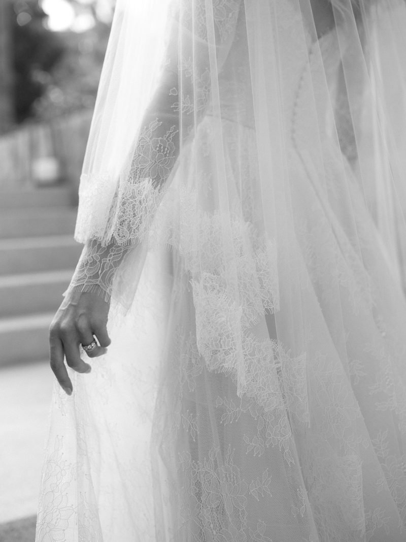 Robe de mariée trapèze en dentelle, avec des manches longues — Pendant par Watters Designs, vue 33, showroom MADAMOON Paris 10e
