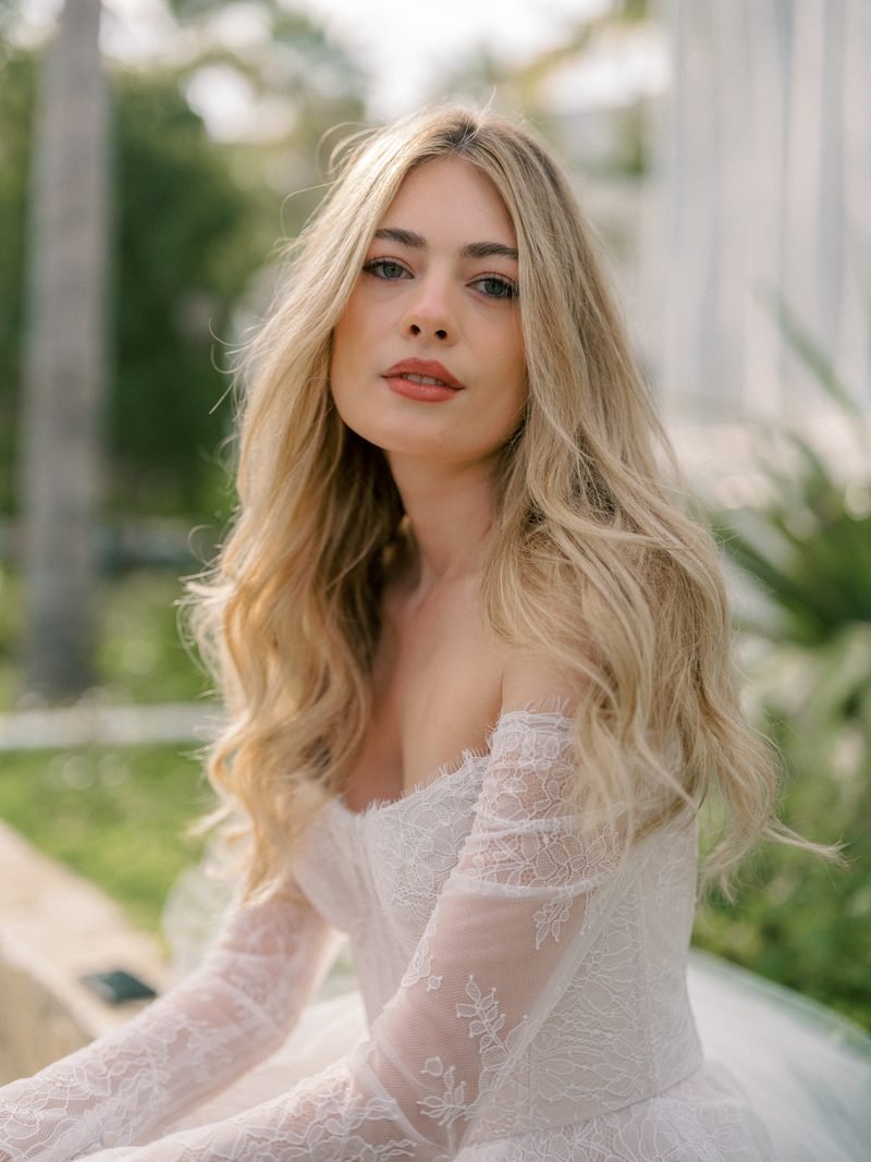 Robe de mariée trapèze en dentelle, avec des manches longues — Pendant par Watters Designs, vue 45, showroom MADAMOON Paris 10e