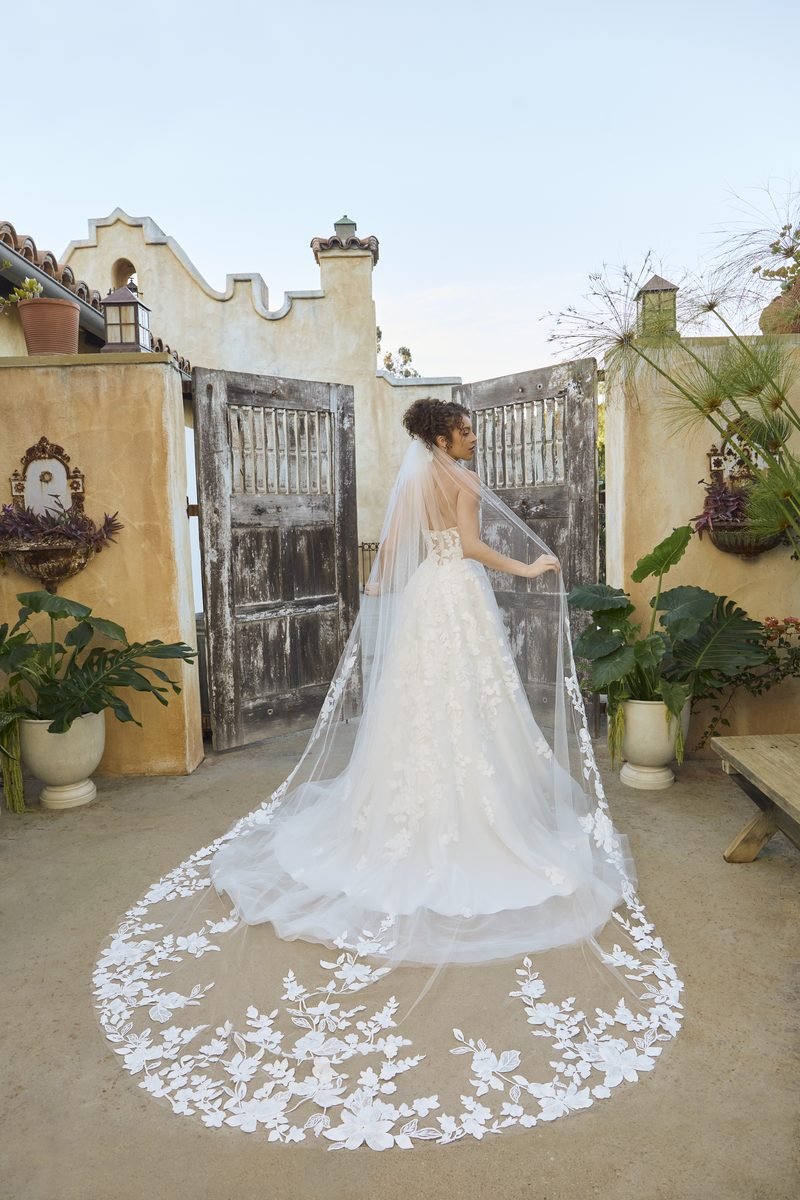 Wedding dress, a-line, lace appliqués and matte sequins — Solana by Casablanca Bridal, view 5, MADAMOON showroom, Paris 10e