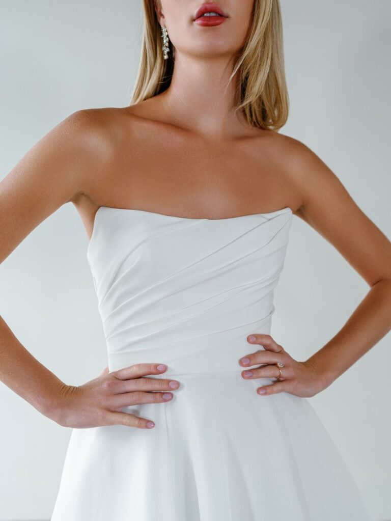 Robe de mariée épurée minimaliste